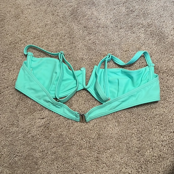 mint green bikini top, never worn, size XS, great condition! - Picture 2 of 2